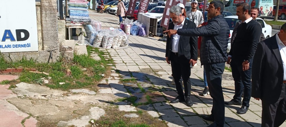 İYİ Parti Aksu Belediye Başkan Adayı İnşaat Mühendisi Deniz Karataş yerel seçim öncesi halkımız ile sorunları görüşmeye devam ediyor.